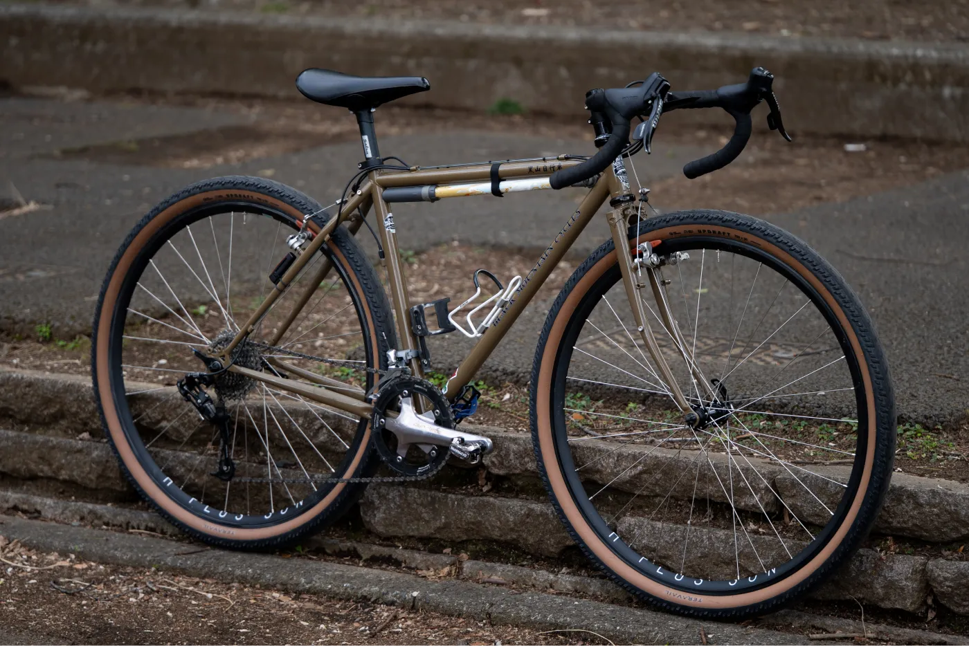 BLACK MOUNTAIN CYCLES monstercross